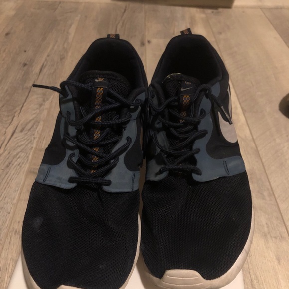 Nike Roshe Run - Picture 2 of 2